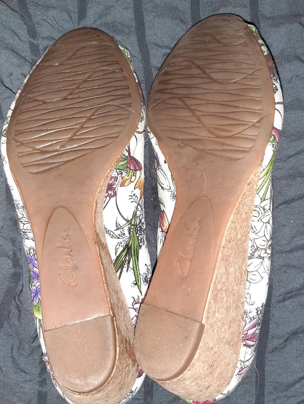 Clarks Artisan Women's White Multi Floral Peep Toe Canvas Slip-On Wedge 7.5 - Picture 6 of 7